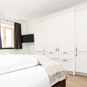 Graseck Apartment